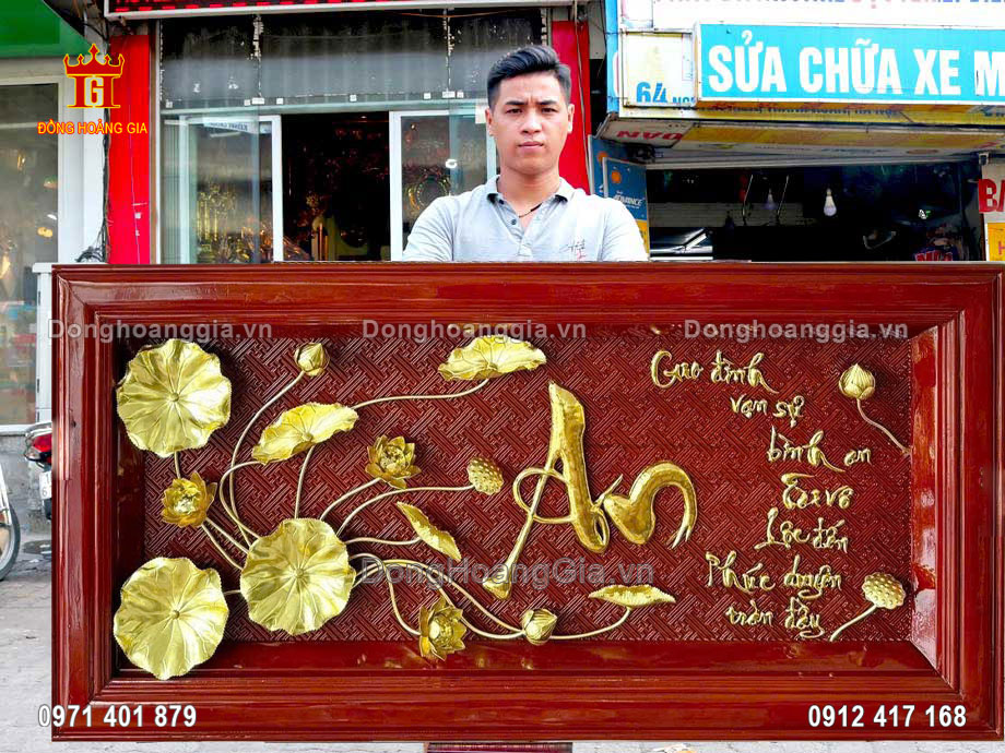 Nguyên liệu chế tác tranh chữ an hoa sen là đồng tấm cao cấp